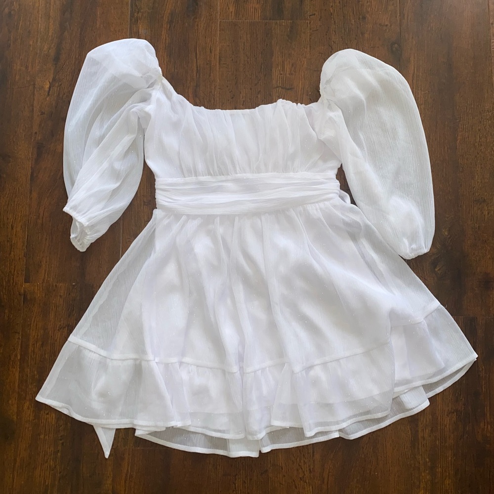 Lucy in the Sky White Dress, size 6 (Small/Med)